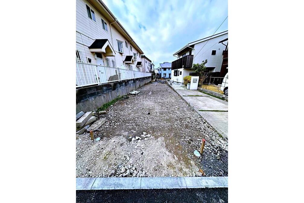 三浦郡葉山町一色売地　「建築条件無し」